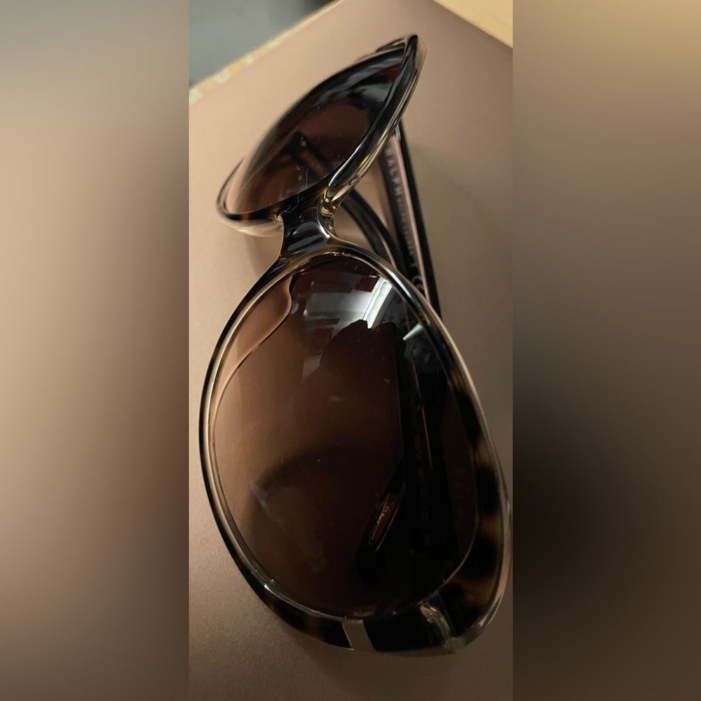 Ralph Lauren Women's Tortoise Shell Sunglasses RA5126 959/13 60-15 125
3N - Picture 2 of 6